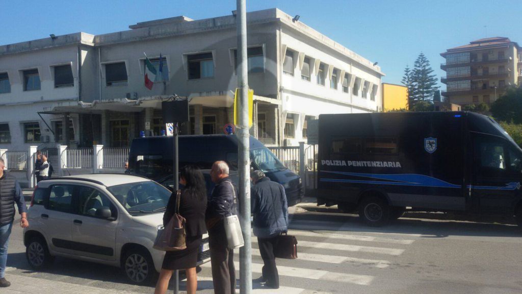 Barcellona allarme bomba tribunale 2 Sicilians