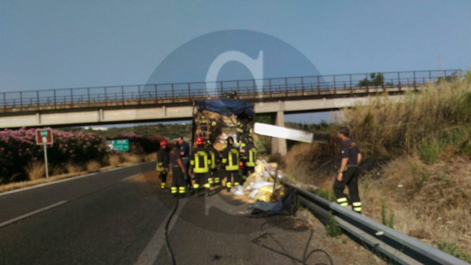 Autostrada camion incidente 1 Sicilians