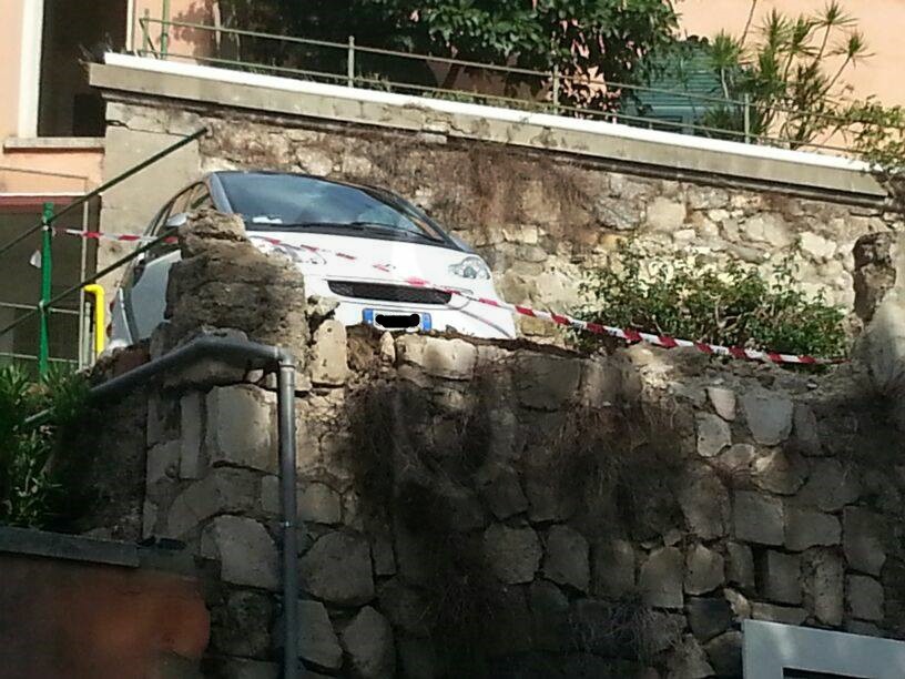 Messina caduta muro auto 1 Sicilians