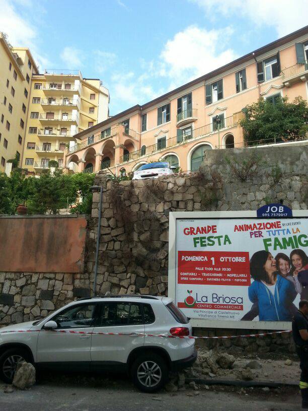 Messina caduta muro auto 4 Sicilians