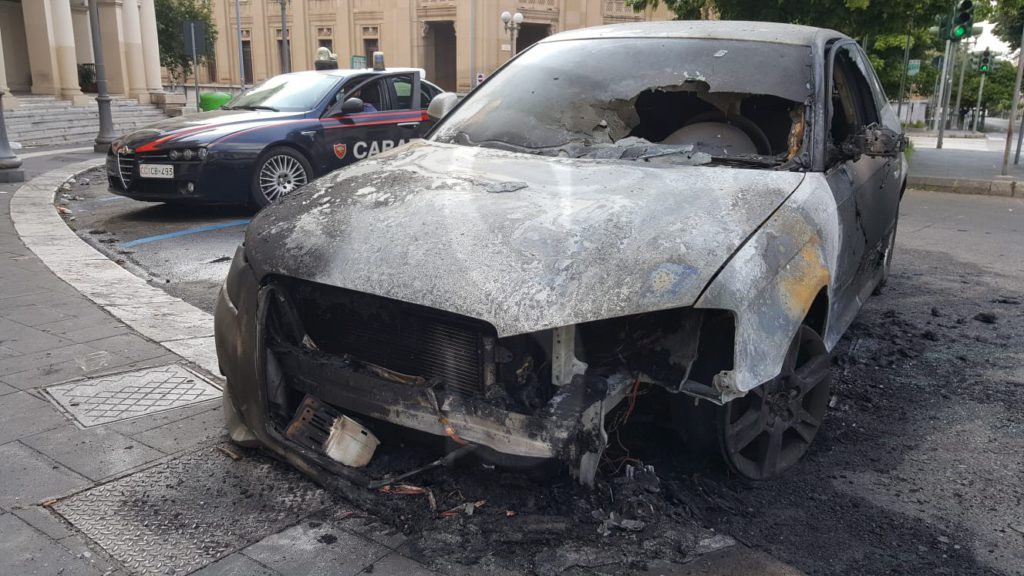 Messina auto incendio 3 Sicilians