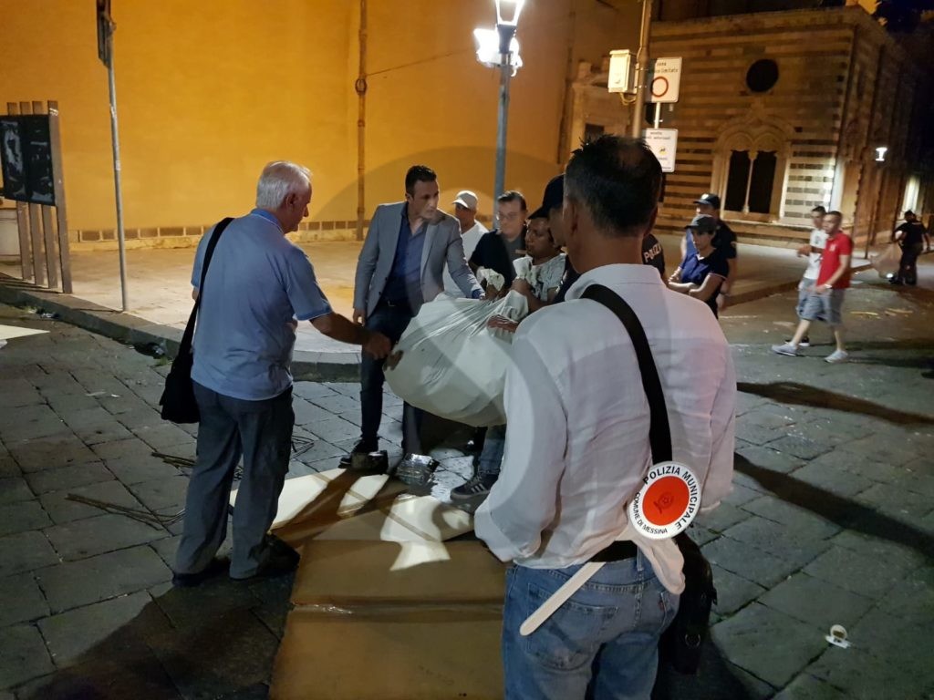 Messina blitz ambulanti piazza Duomo 13 Sicilians