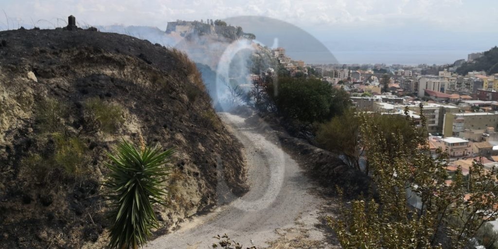 Messina incendio exPolveriera Bisconte 12 Sicilians