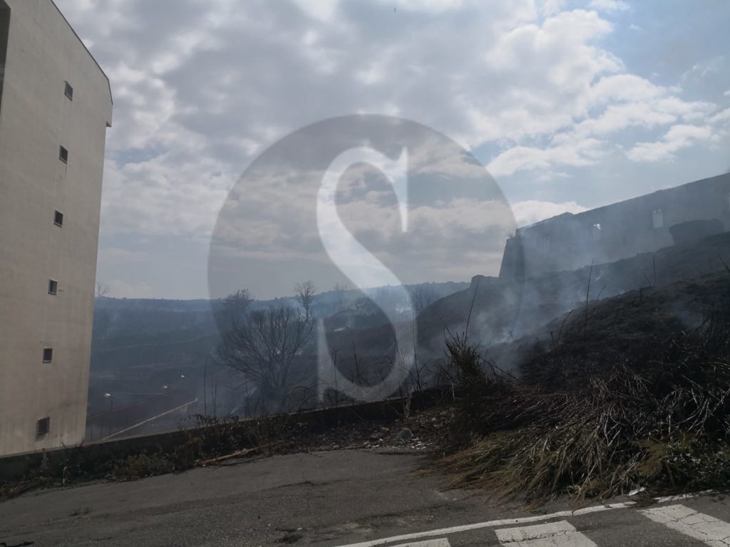 Messina incendio exPolveriera Bisconte 16 Sicilians