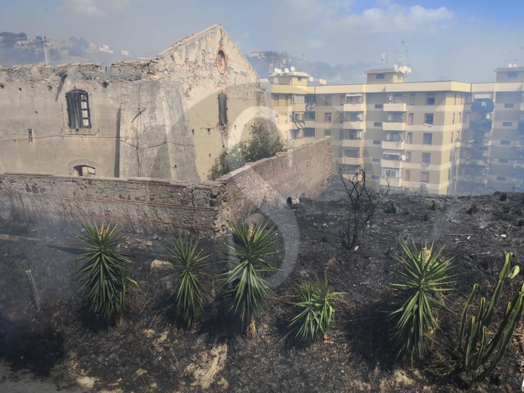 Messina incendio exPolveriera Bisconte 19 Sicilians