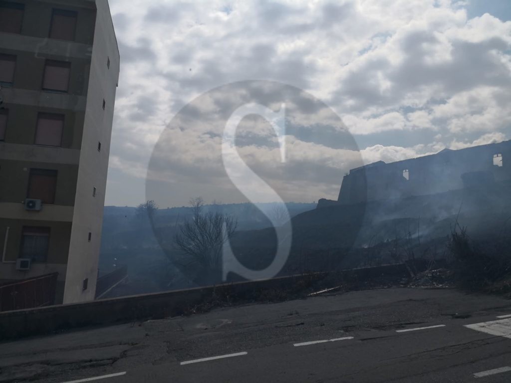 Messina incendio exPolveriera Bisconte 21 Sicilians
