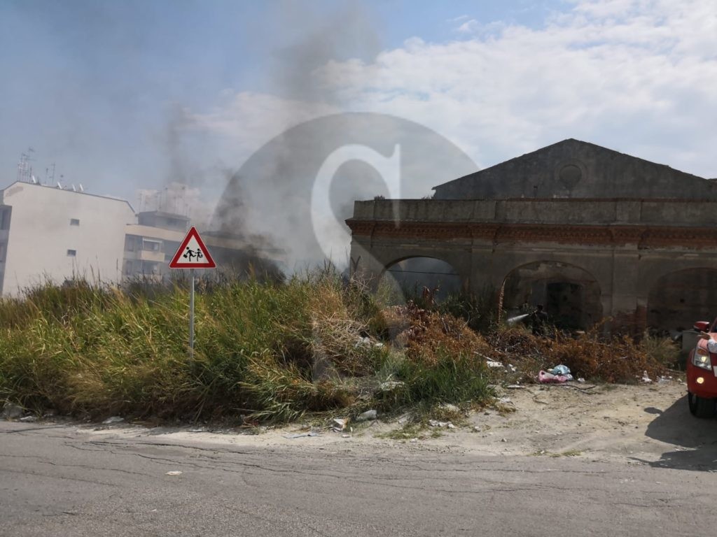 Messina incendio exPolveriera Bisconte 4 Sicilians