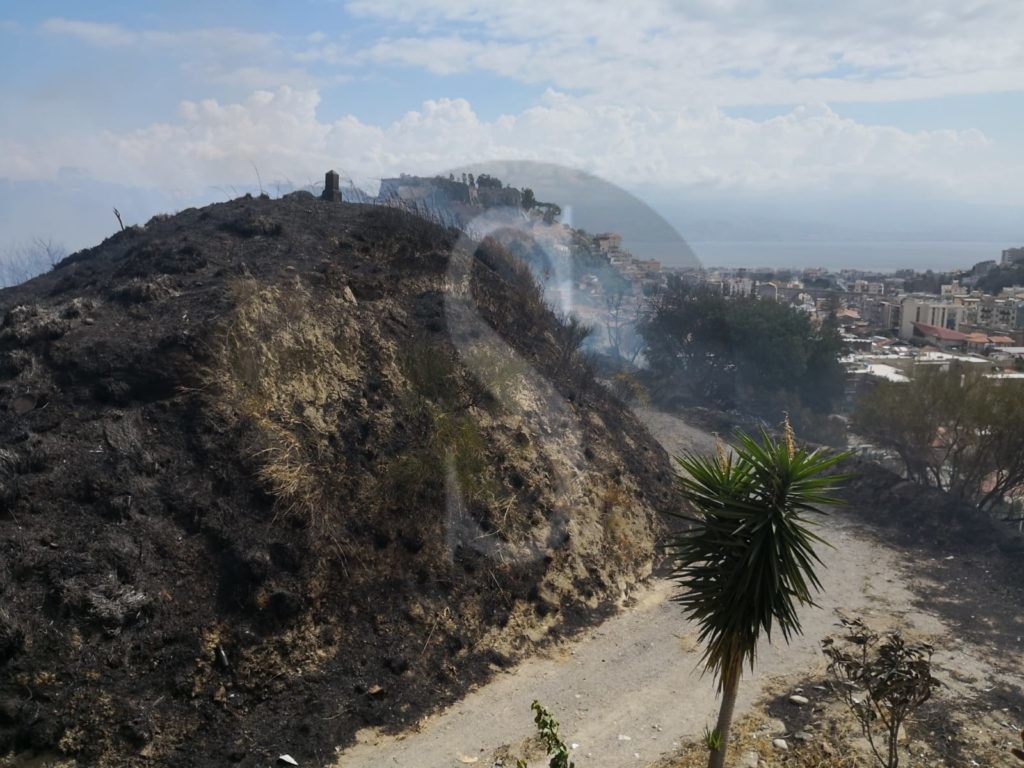 Messina incendio exPolveriera Bisconte 9 Sicilians