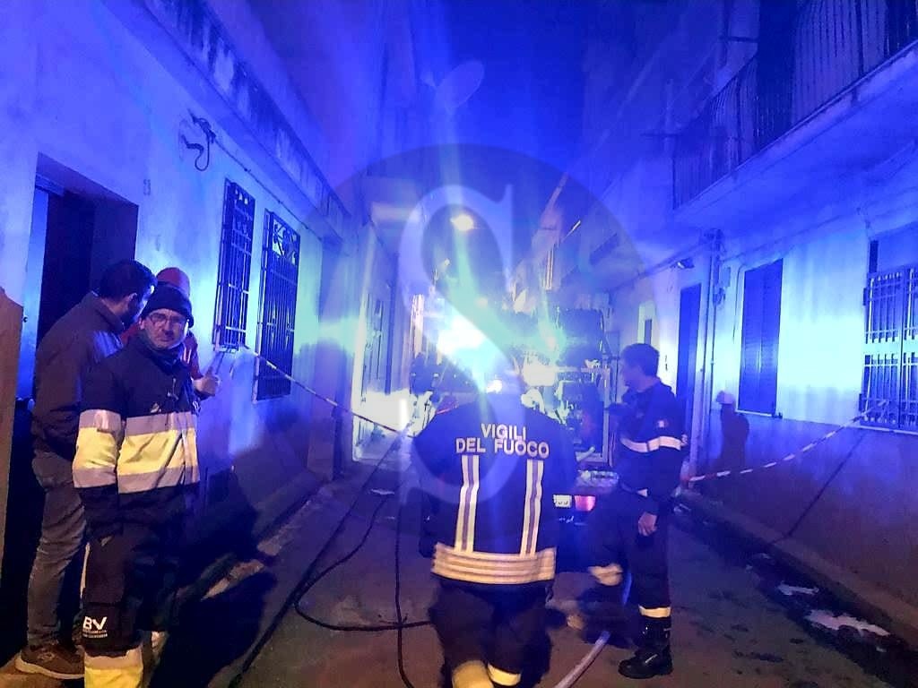 Messina incendio auto 1 Sicilians
