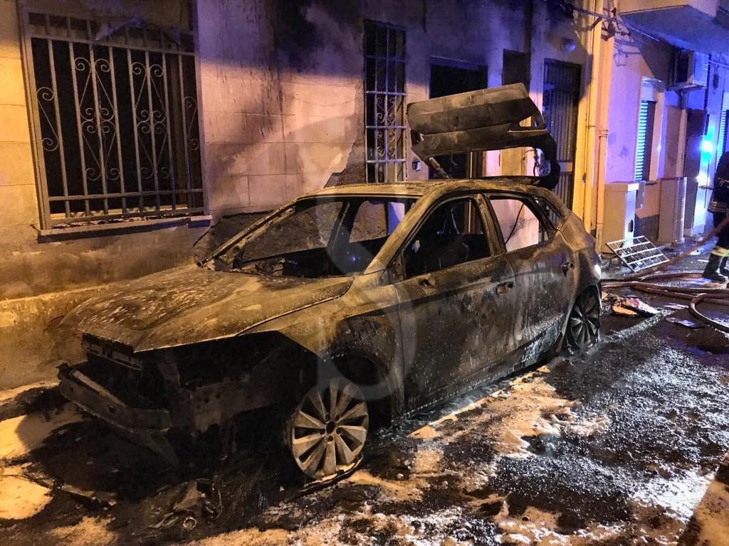Messina incendio auto 2 Sicilians