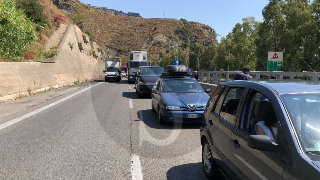 Autostrada A18 incidente 1 Sicilians