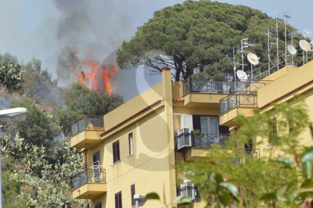 Messina incendio 3 Sicilians