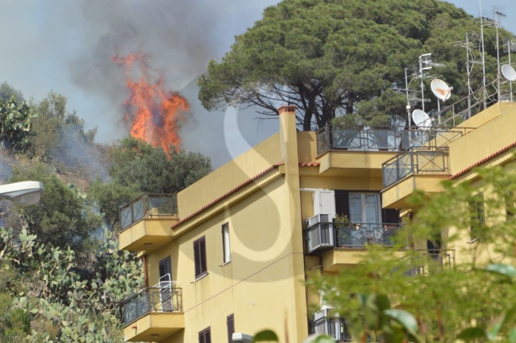 Messina incendio 5 Sicilians