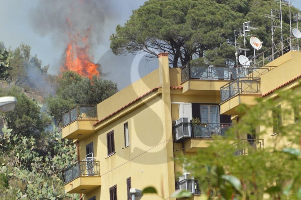 Messina incendio 6 Sicilians