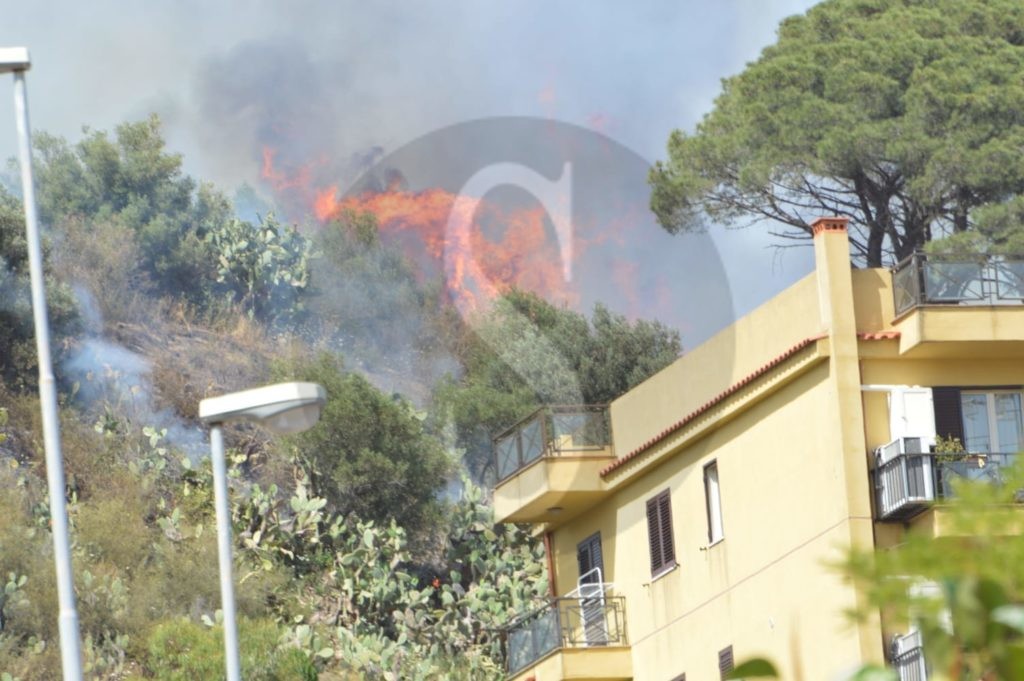 Messina incendio 8 Sicilians