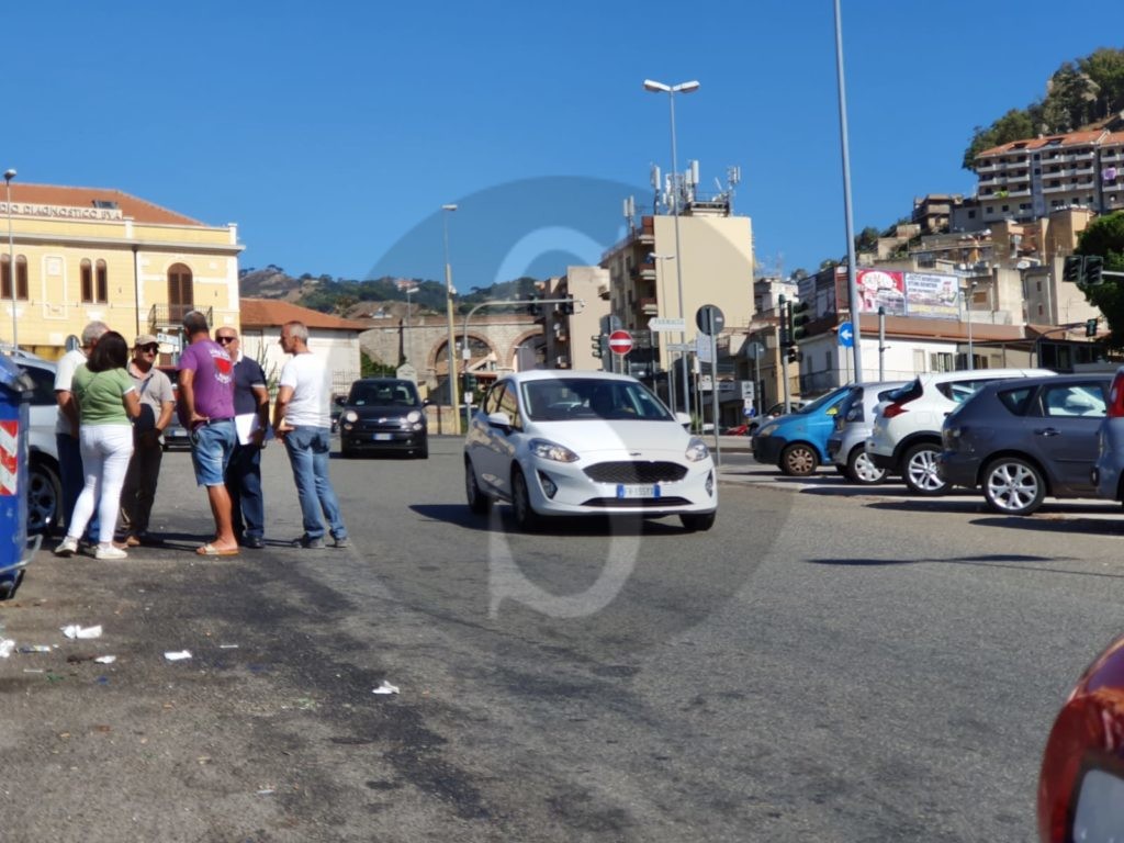 Messina ambulanti abusivi 14 Sicilians