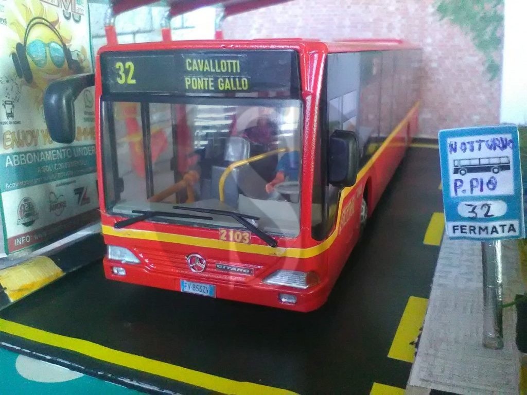 modellino autobus 2 1
