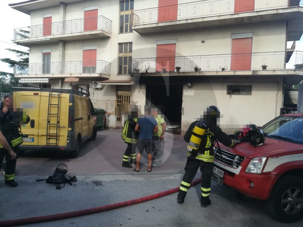 Barcellona incendio officina 11 Sicilians