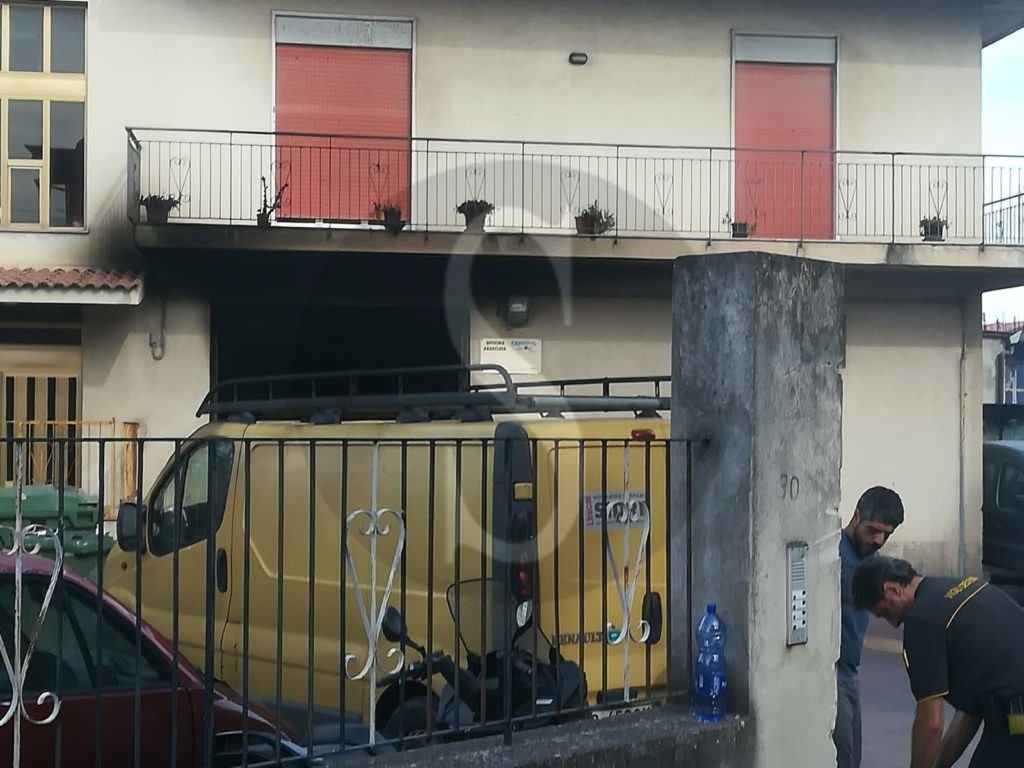 Barcellona incendio officina 7 Sicilians