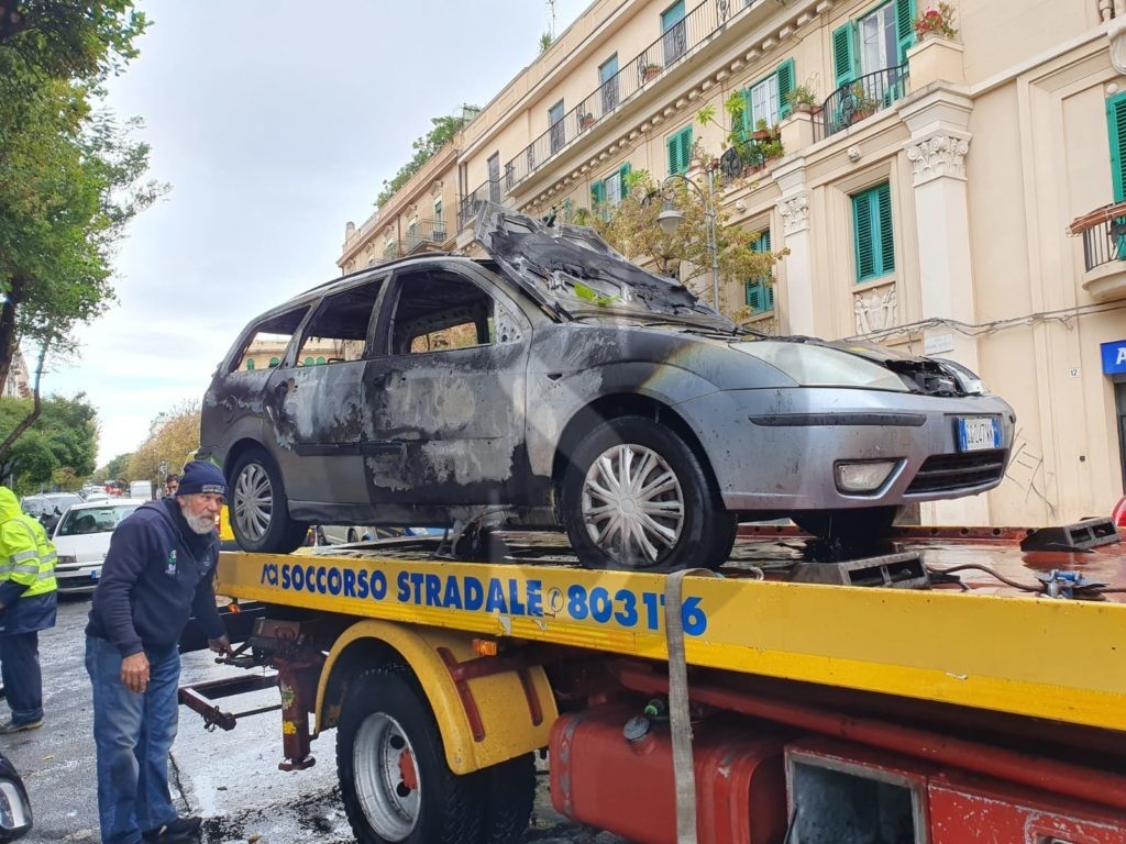 Messina autoincendiata 6 Sicilians