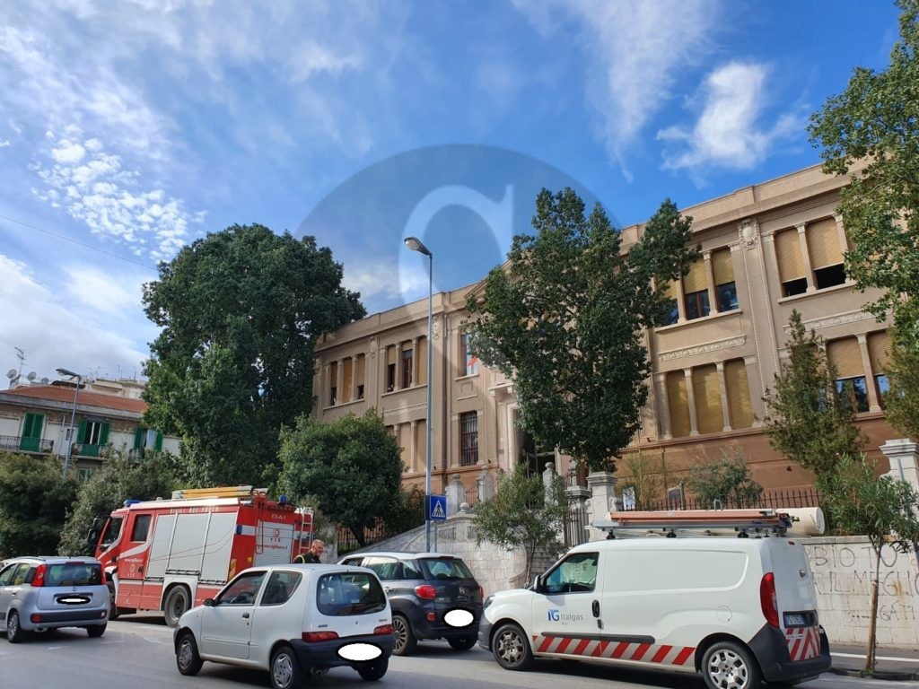 Messina gas Maurolico 3 PoliziaMunicipale VigilidelFuoco Sicilians