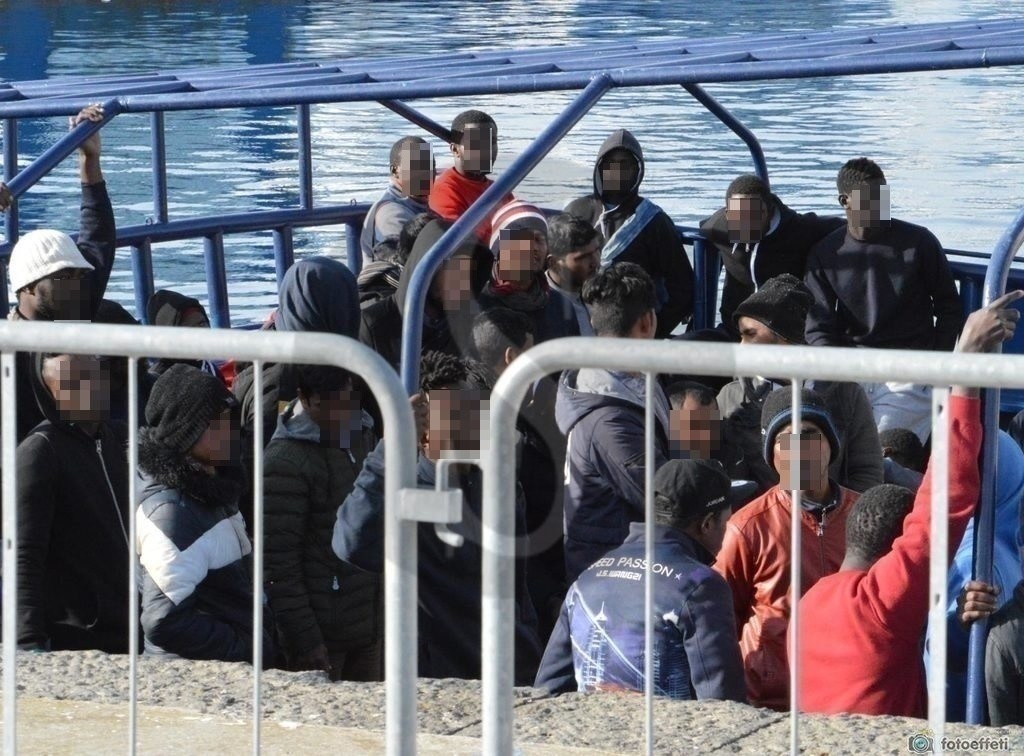 Messina sbarcomigranti 4 Sicilians