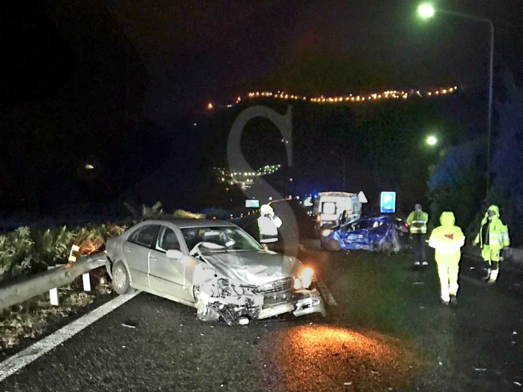Incidente autostrada notte 2 Sicilians