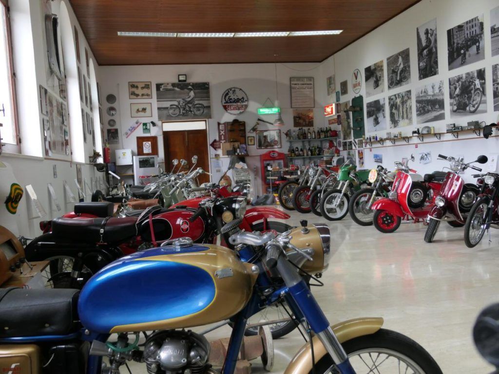 castroreale piccolo museo della moto