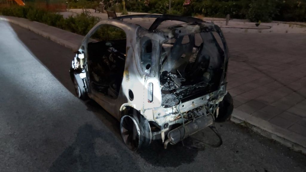 milazzo auto incendiata 2 sicilians